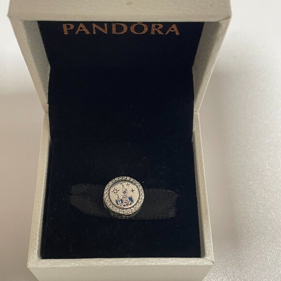 Pandora Disneyland Paris Exclusive Castle Charm - Picture 3 of 5